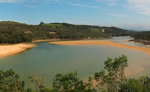 Panorama Ria de Ajo - Castellanos